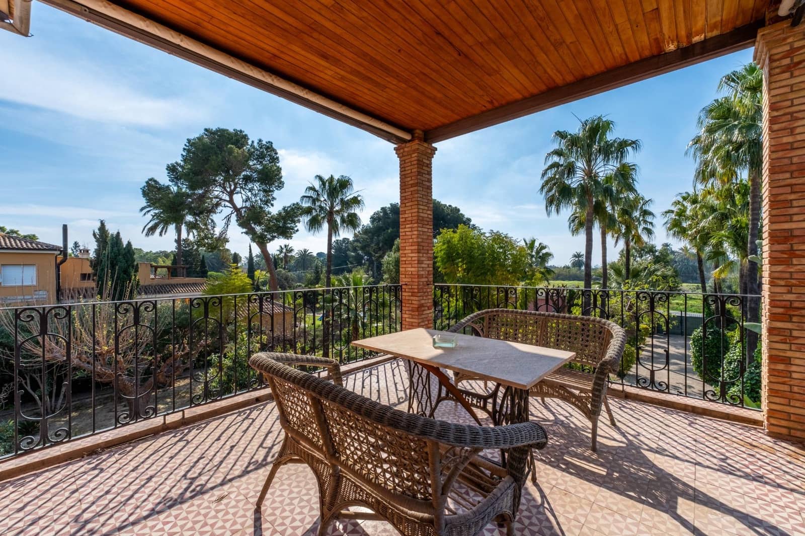 5 bedroom Villa for sale in Perleta with pool - € 1,100,000 (Ref: 9679850)