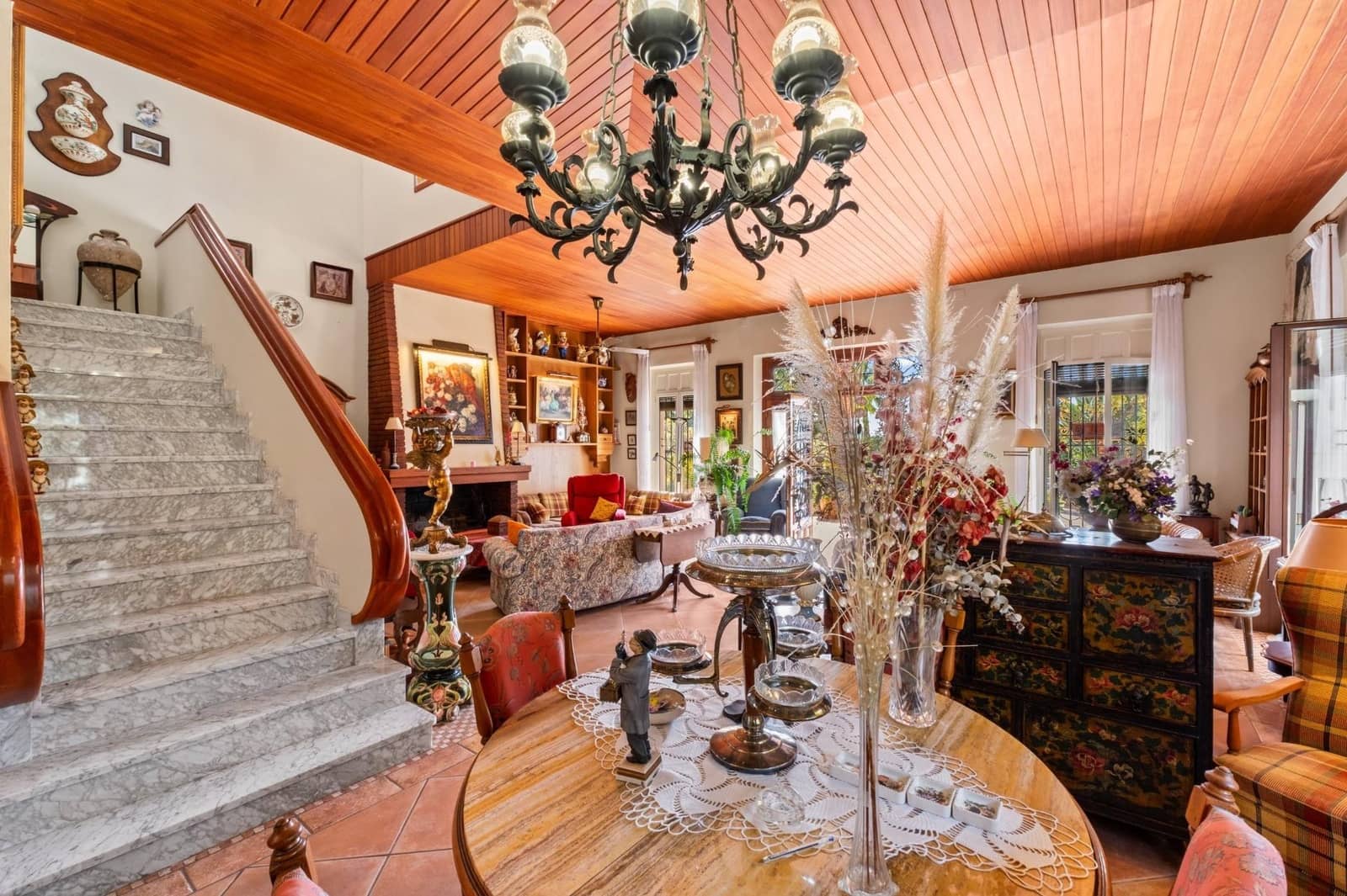 5 bedroom Villa for sale in Perleta with pool - € 1,100,000 (Ref: 9679850)