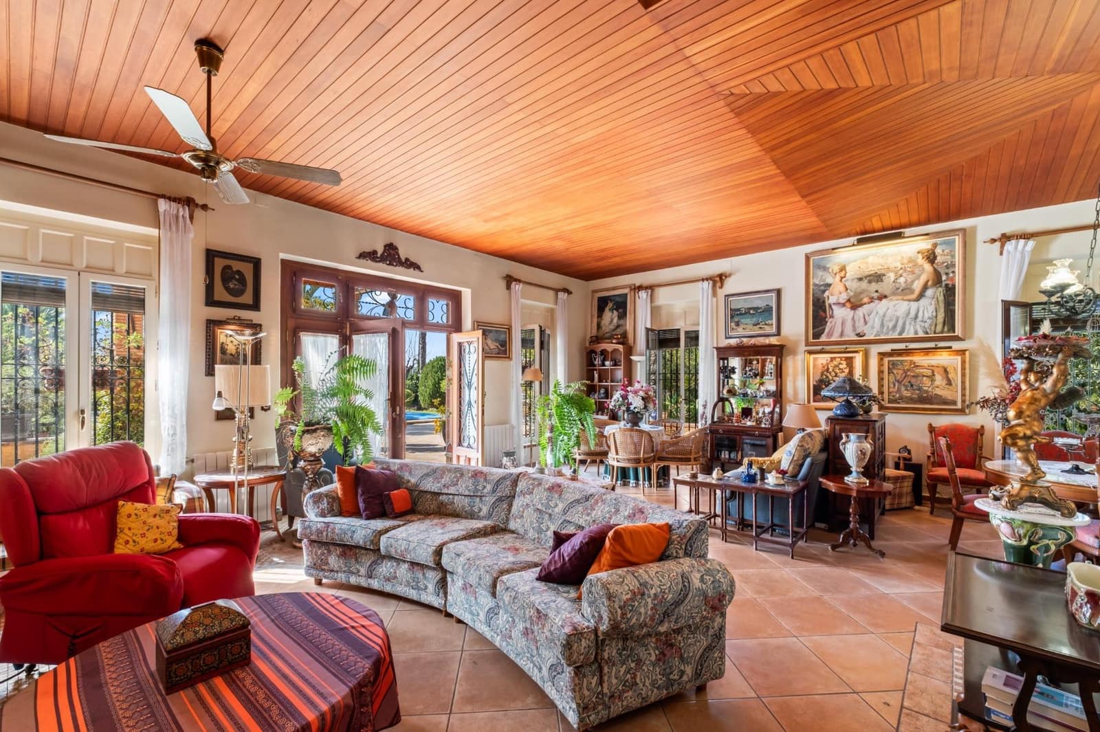 5 bedroom Villa for sale in Perleta with pool - € 1,100,000 (Ref: 9679850)