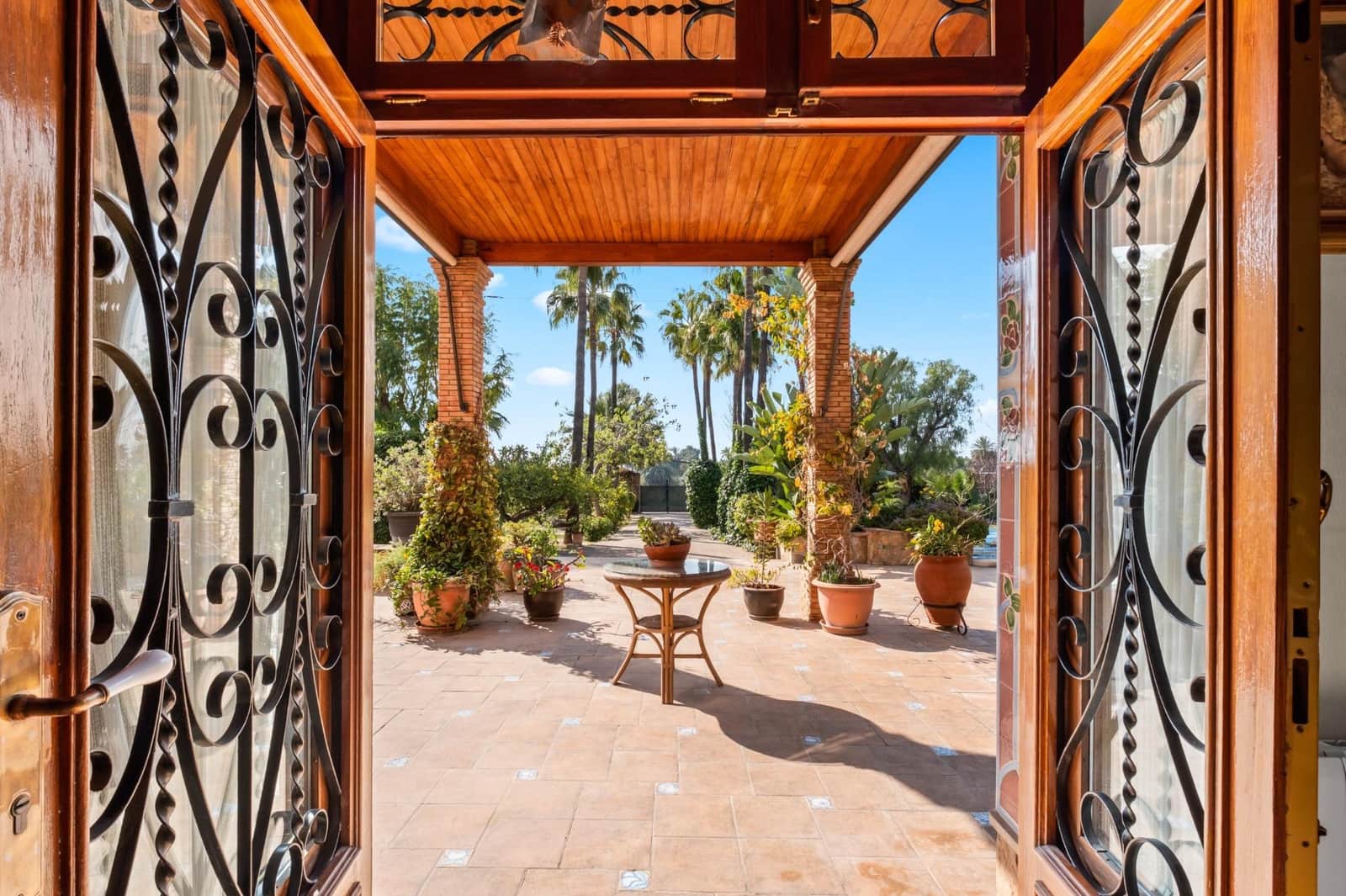 5 bedroom Villa for sale in Perleta with pool - € 1,100,000 (Ref: 9679850)