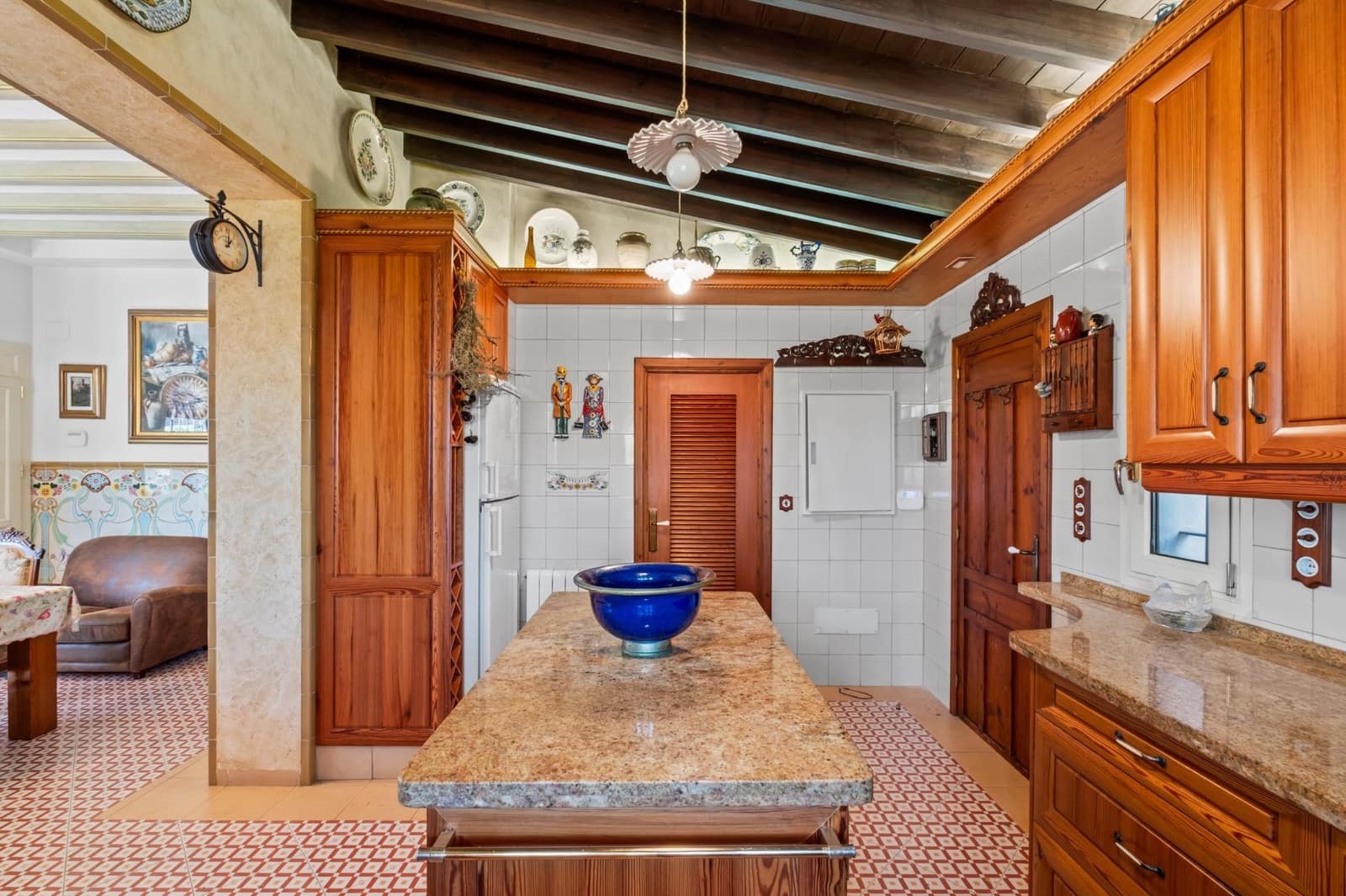 5 bedroom Villa for sale in Perleta with pool - € 1,100,000 (Ref: 9679850)