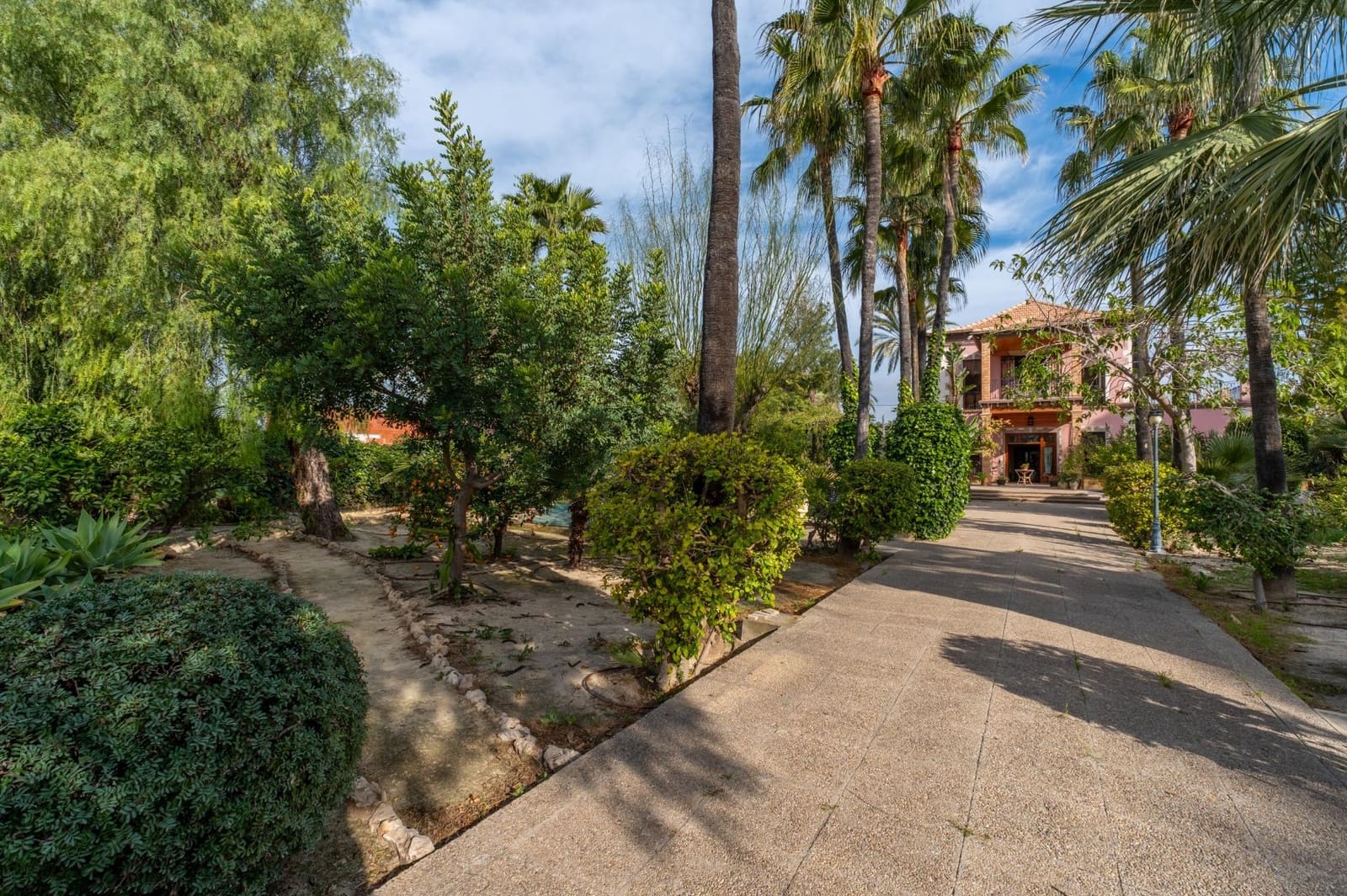 5 bedroom Villa for sale in Perleta with pool - € 1,100,000 (Ref: 9679850)