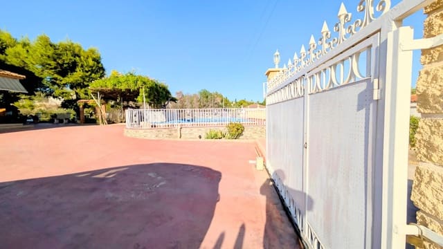 5 soverom Villa til salgs i Albatera med svømmebasseng garasje - € 299 000 (Ref: 9679854)