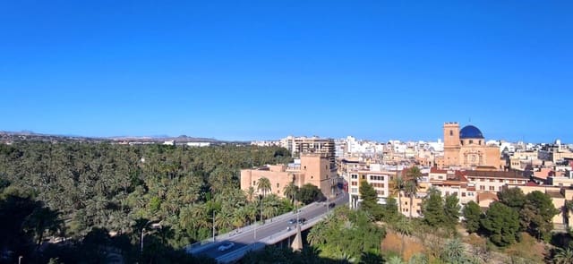 6 bedroom Flat for sale in Centro, Elche / Elx - € 599,000 (Ref: 9679858)