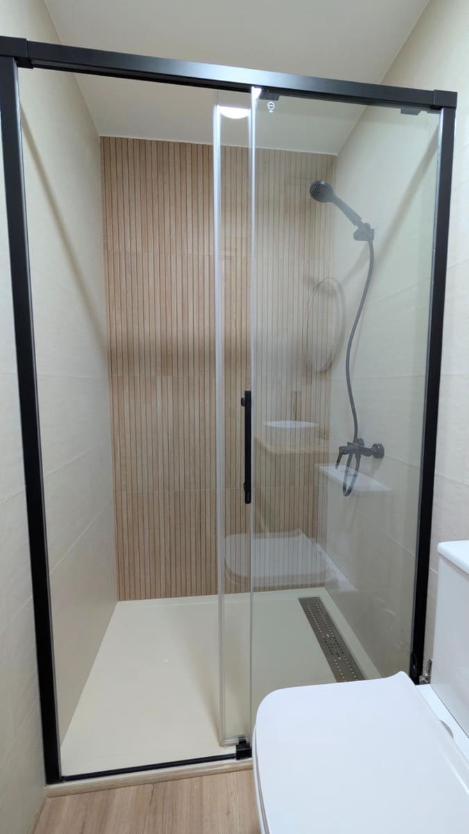 5 bedroom Apartment for rent in Elche / Elx - € 390 (Ref: 9695340)