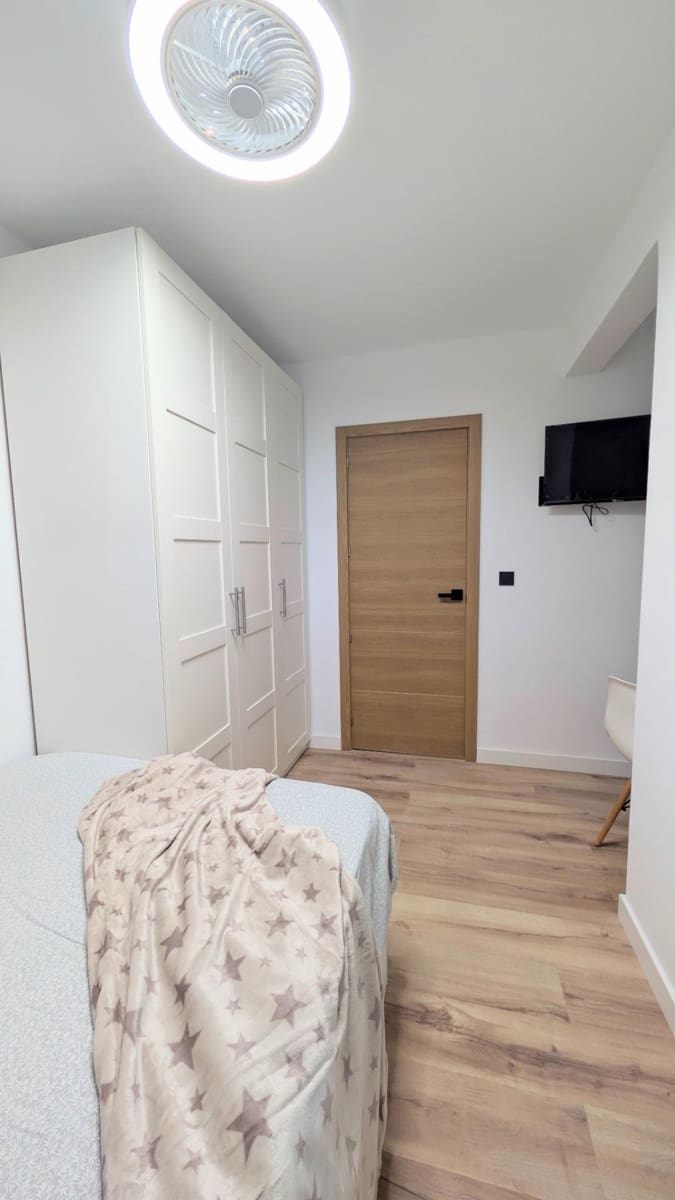 5 bedroom Apartment for rent in Elche / Elx - € 390 (Ref: 9695340)