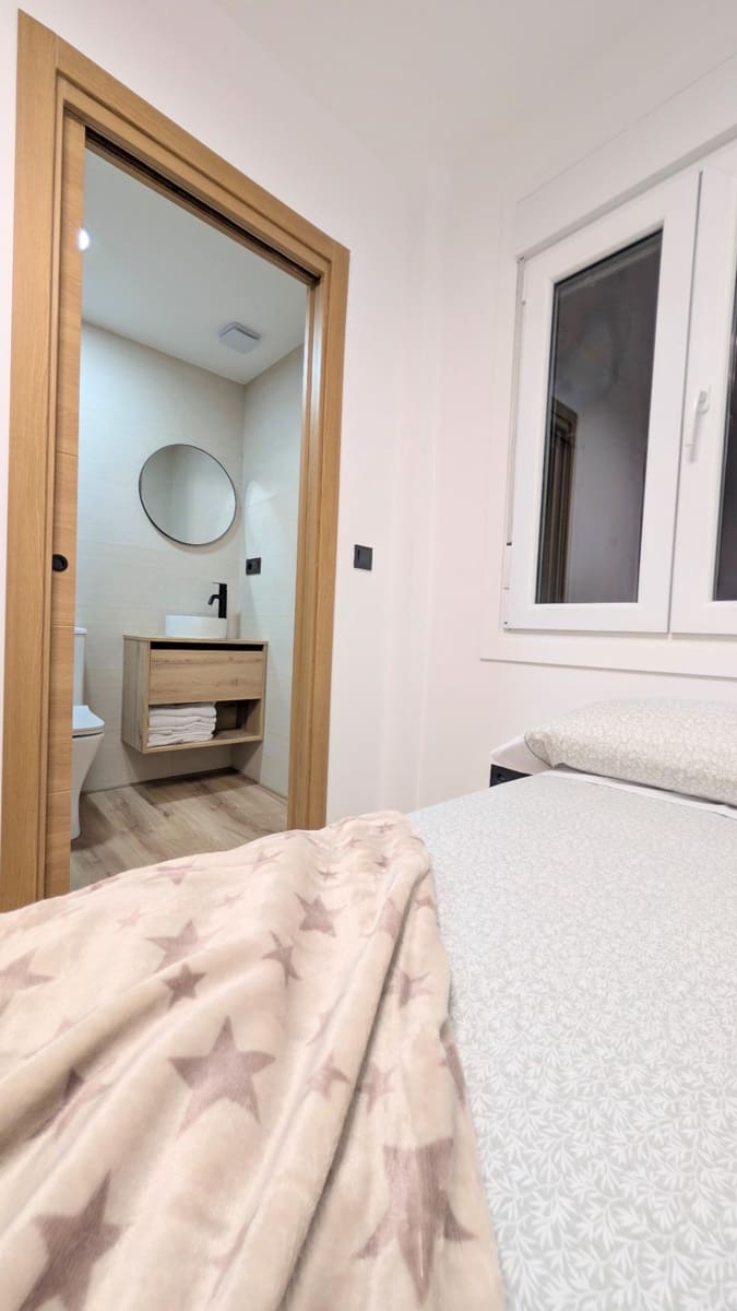 5 bedroom Apartment for rent in Elche / Elx - € 390 (Ref: 9695340)
