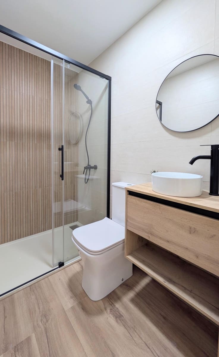 5 bedroom Apartment for rent in Elche / Elx - € 390 (Ref: 9695340)