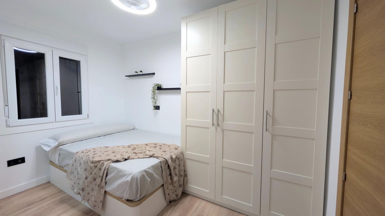 5 bedroom Apartment for rent in Elche / Elx - € 390 (Ref: 9695340)
