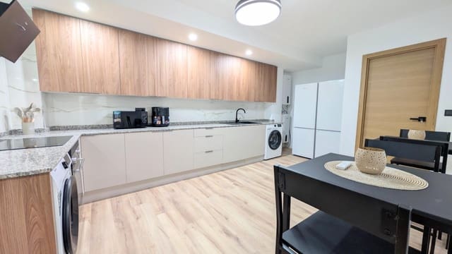 5 quarto Apartamento para arrendar em Centro, Elche / Elx - 390 € (Ref: 9695340)
