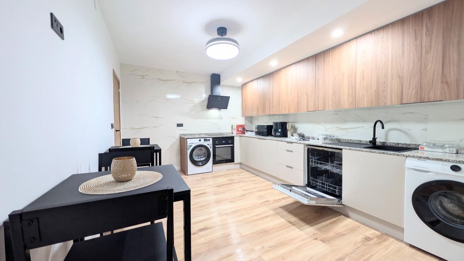 5 bedroom Apartment for rent in Elche / Elx - € 390 (Ref: 9695340)