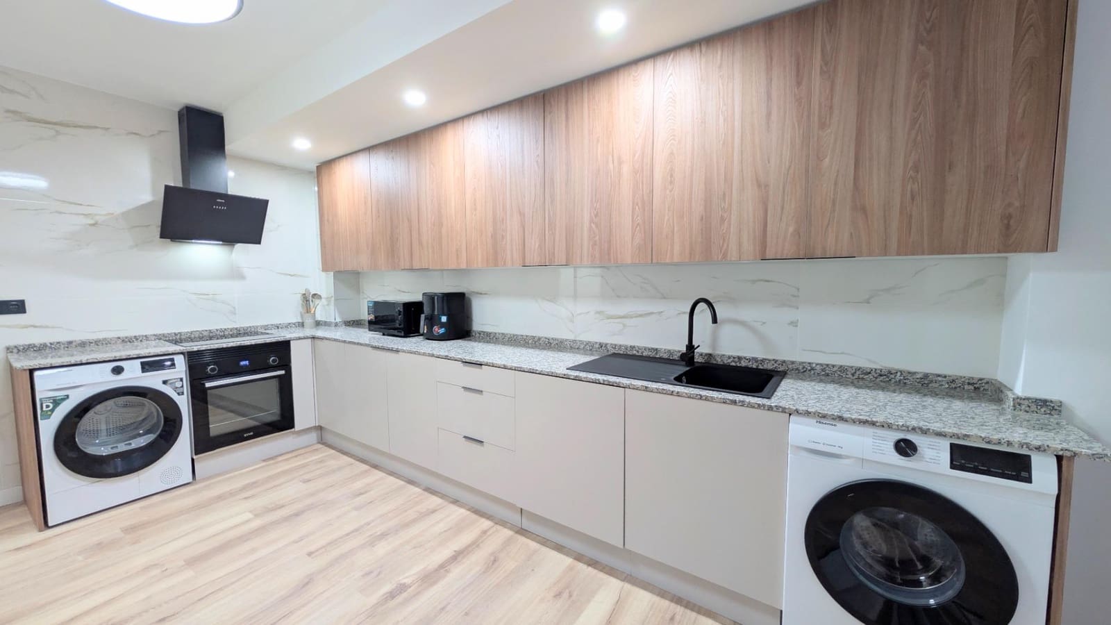 5 bedroom Apartment for rent in Elche / Elx - € 390 (Ref: 9695340)
