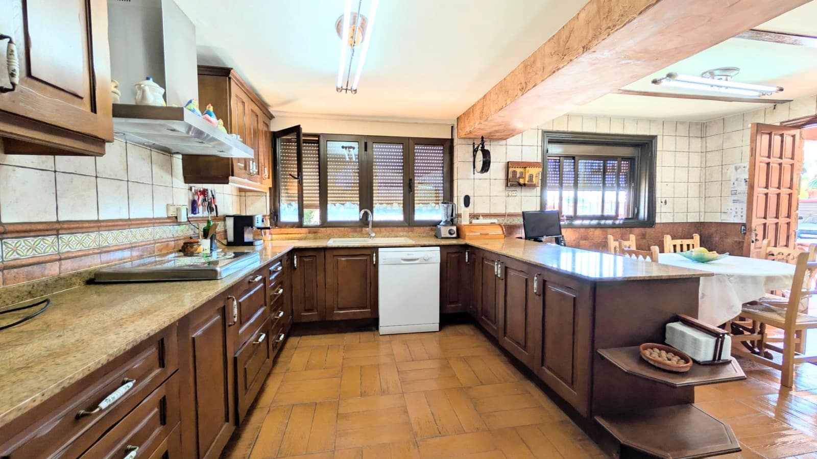 Chalet de 5 habitaciones en Elche / Elx en venta con piscina garaje - 455.000 € (Ref: 9701625)