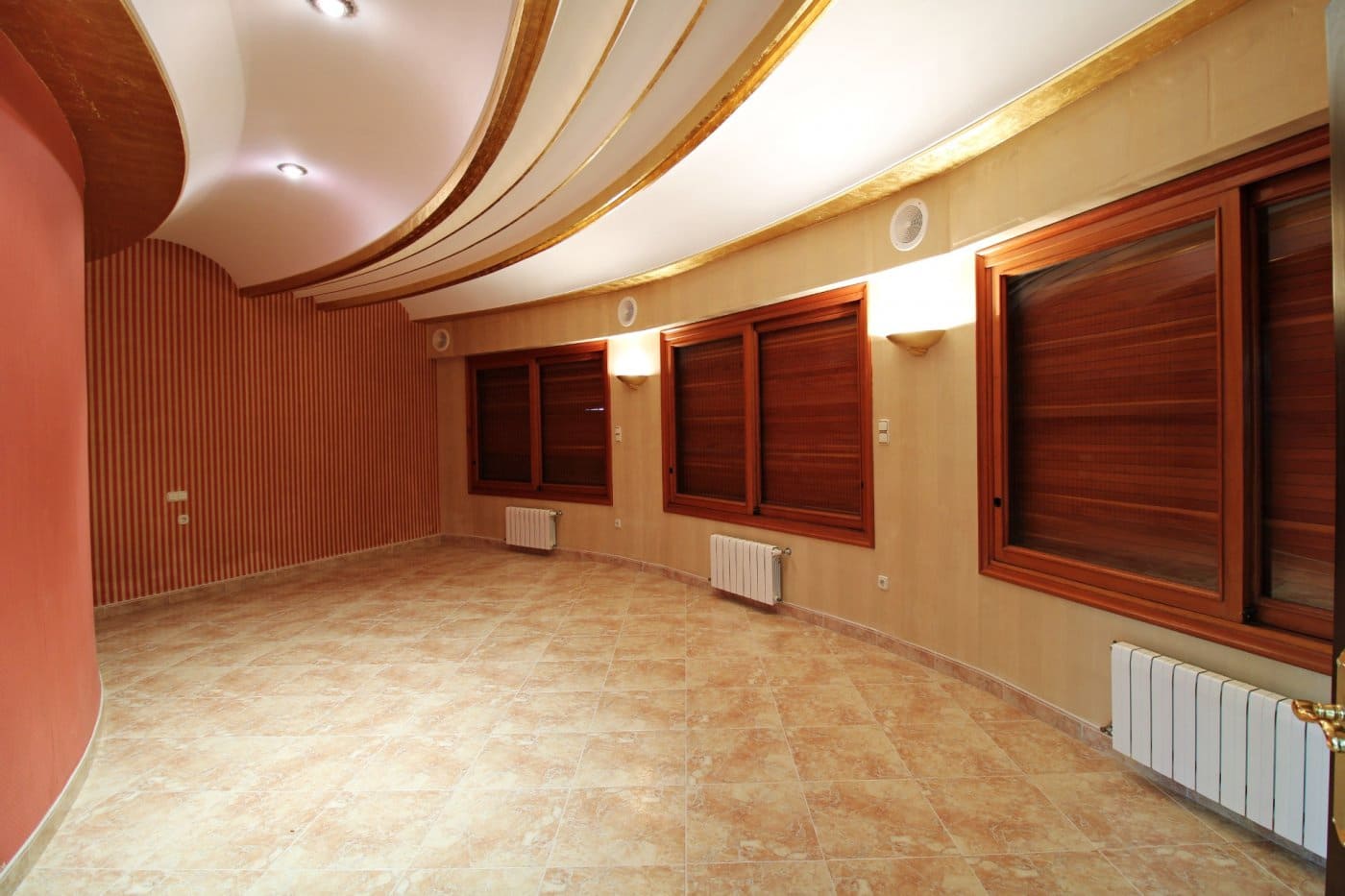 8 Zimmer Villa zu verkaufen in Elche / Elx mit Garage - 840.000 € (Ref: 9735582)