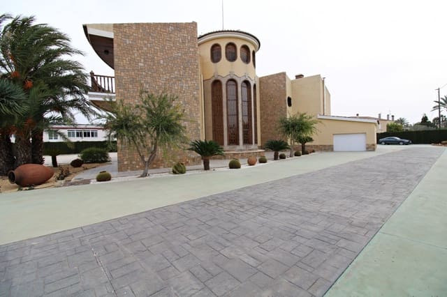 8 Zimmer Villa zu verkaufen in Alzabares, Elche / Elx mit Garage - 840.000 € (Ref: 9735582)