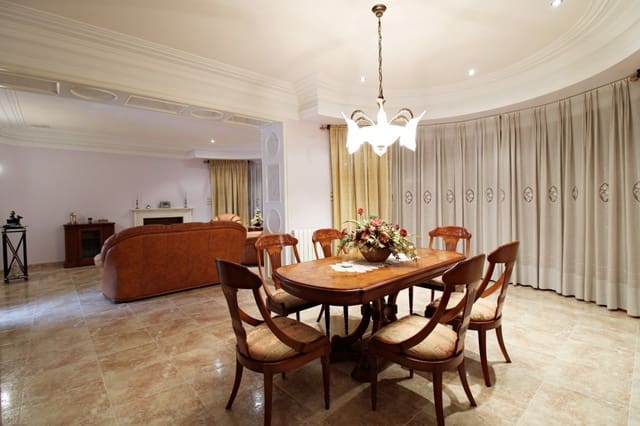 8 Zimmer Villa zu verkaufen in Alzabares, Elche / Elx mit Garage - 840.000 € (Ref: 9735582)