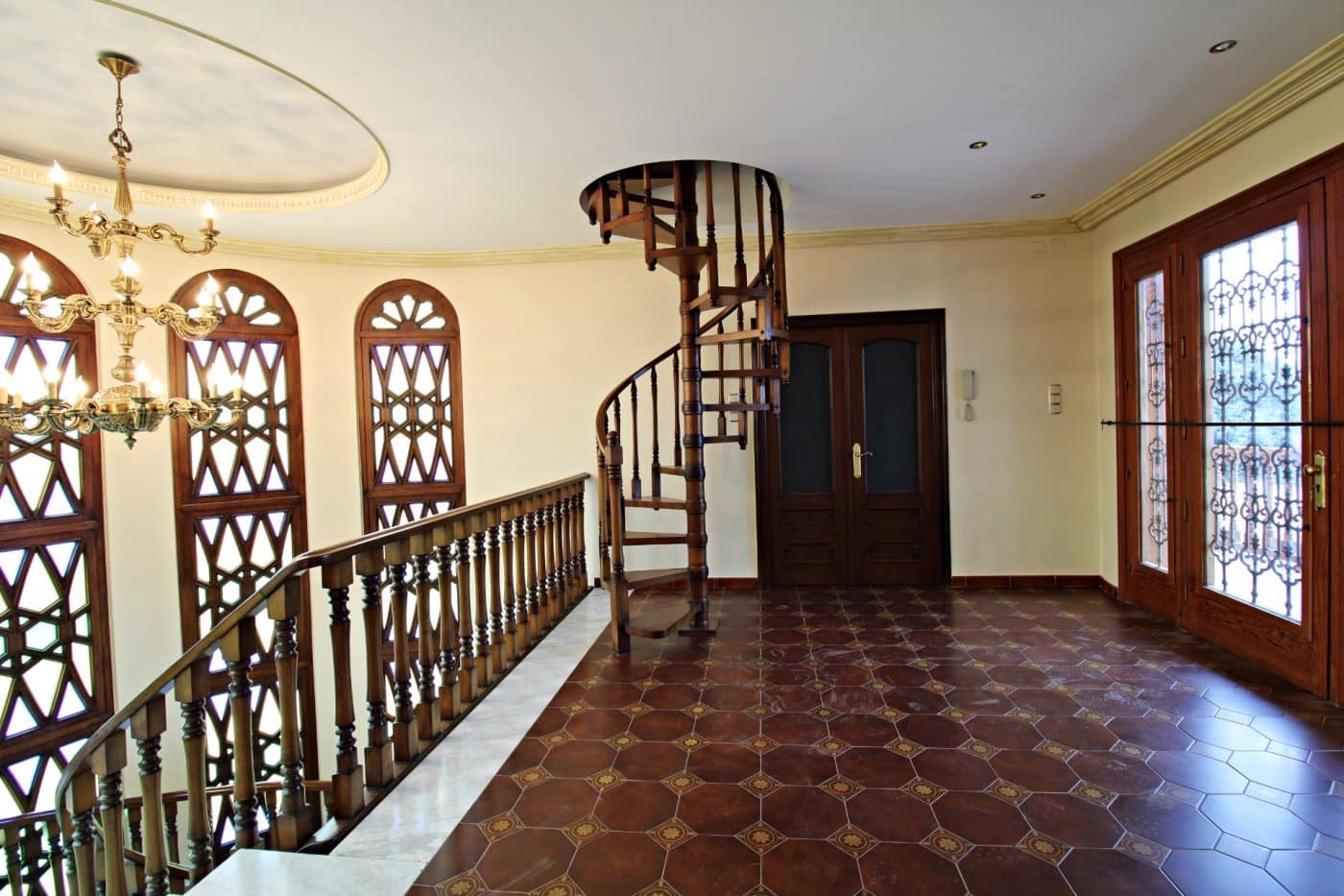 8 Zimmer Villa zu verkaufen in Elche / Elx mit Garage - 840.000 € (Ref: 9735582)