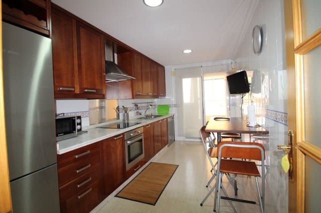 3 slaapkamer Flat te huur in Elche / Elx met garage - € 900 (Ref: 9807954)