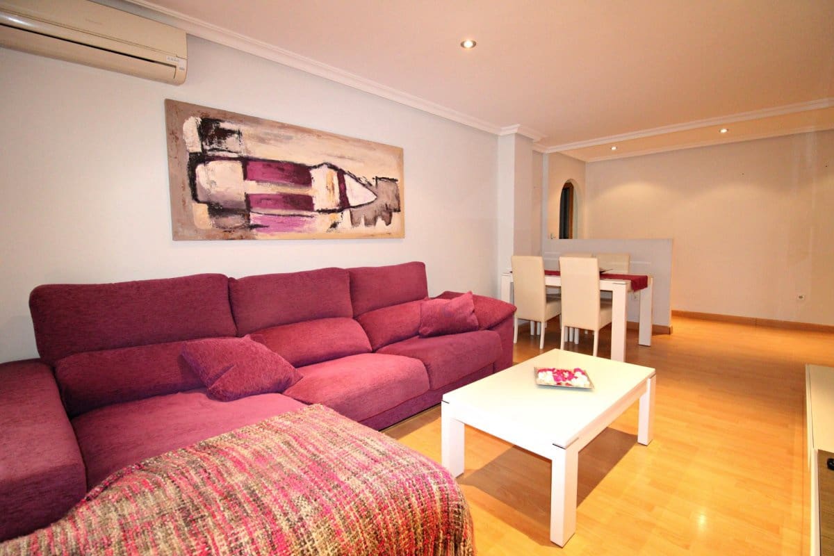 3 slaapkamer Flat te huur in Elche / Elx met garage - € 900 (Ref: 9807954)