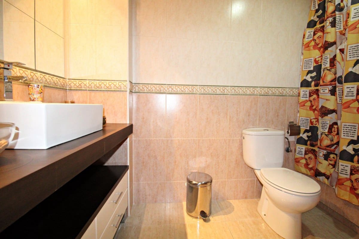 3 slaapkamer Flat te huur in Elche / Elx met garage - € 900 (Ref: 9807954)