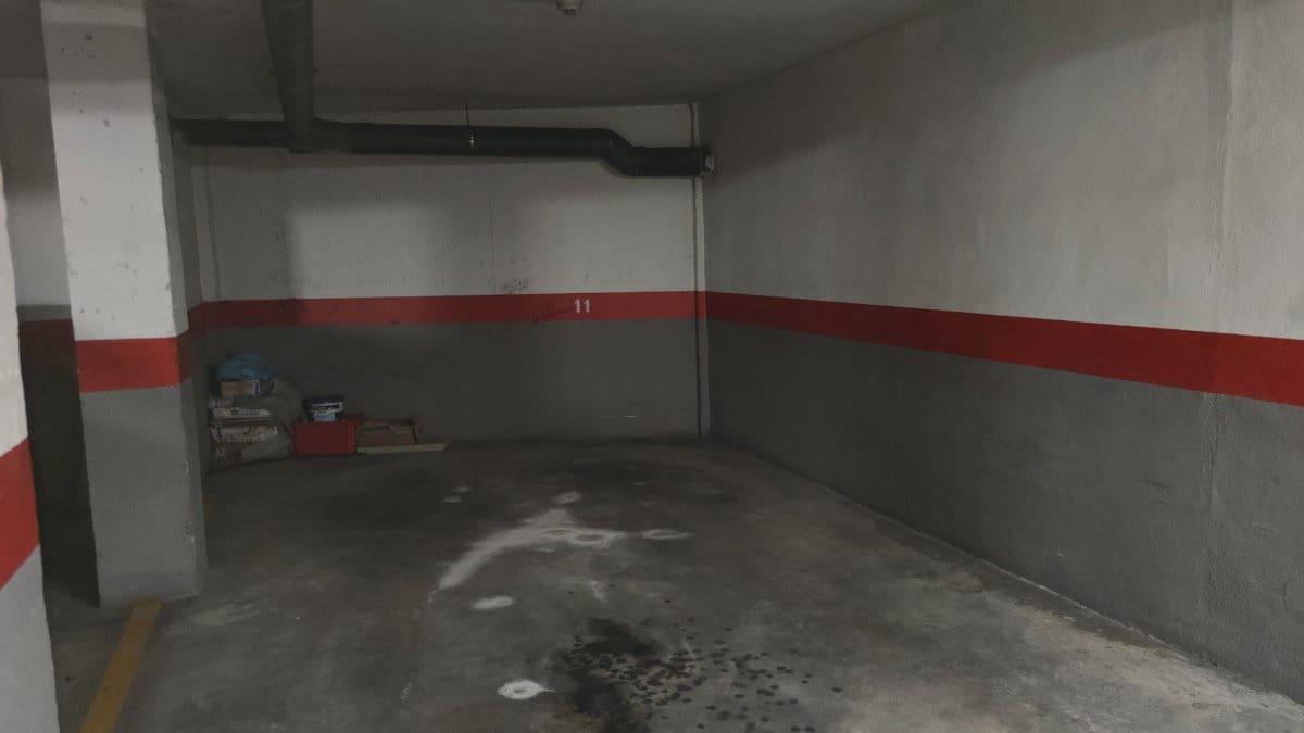 3 slaapkamer Flat te huur in Elche / Elx met garage - € 900 (Ref: 9807954)