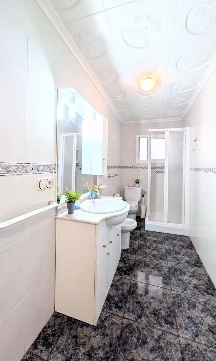 Piso de 3 habitaciones en Elche / Elx en venta - 165.000 € (Ref: 9811578)