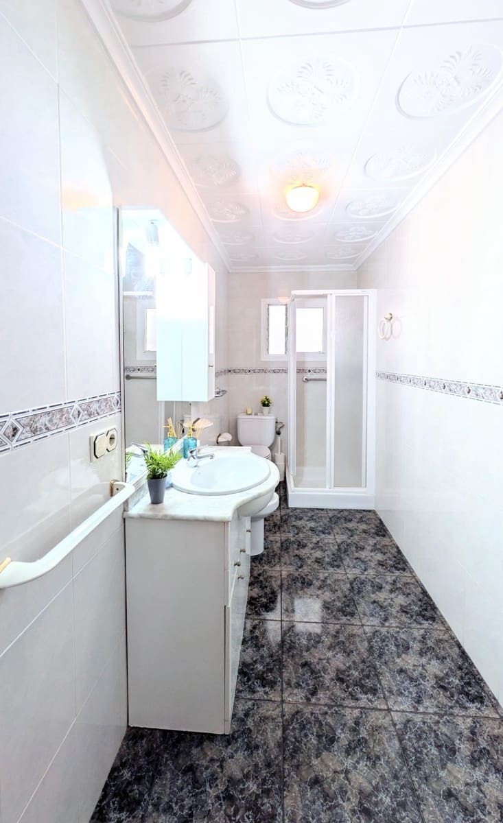 Piso de 3 habitaciones en Elche / Elx en venta - 165.000 € (Ref: 9811578)
