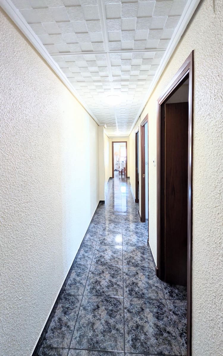 Piso de 3 habitaciones en Elche / Elx en venta - 165.000 € (Ref: 9811578)