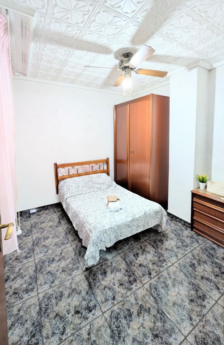 Piso de 3 habitaciones en Elche / Elx en venta - 165.000 € (Ref: 9811578)