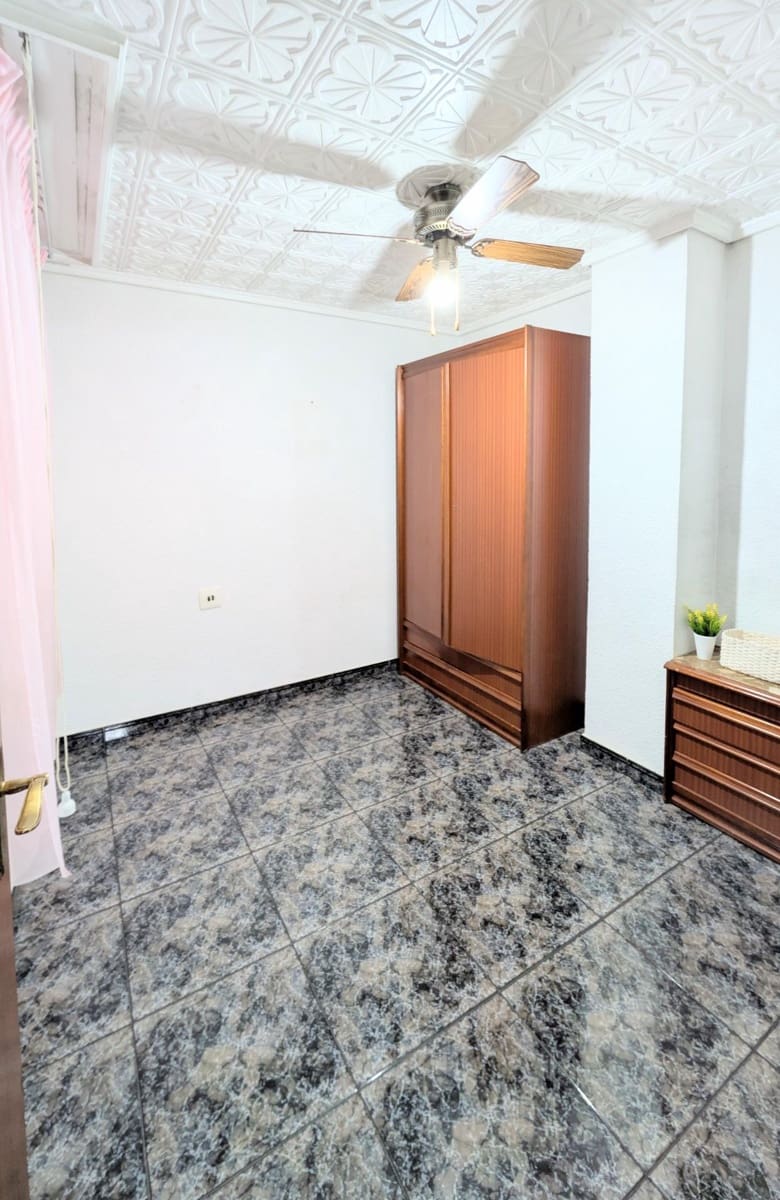 Piso de 3 habitaciones en Elche / Elx en venta - 165.000 € (Ref: 9811578)