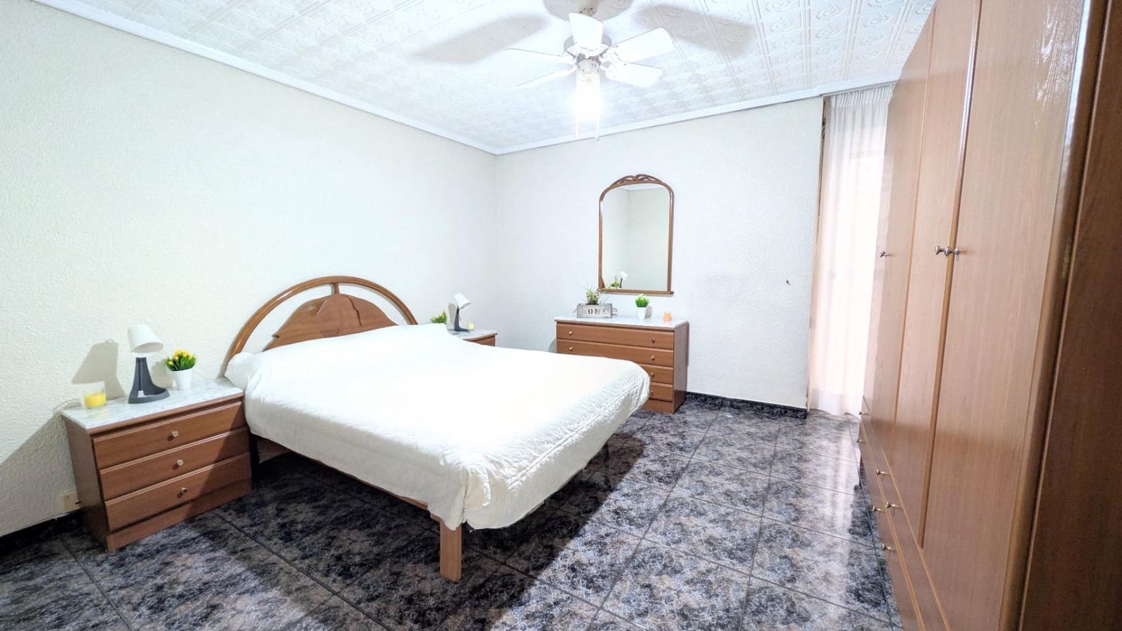 Piso de 3 habitaciones en Elche / Elx en venta - 165.000 € (Ref: 9811578)