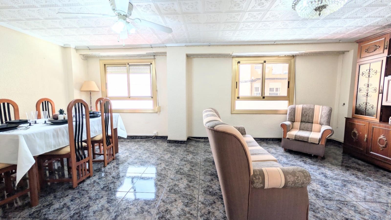 Piso de 3 habitaciones en Elche / Elx en venta - 165.000 € (Ref: 9811578)