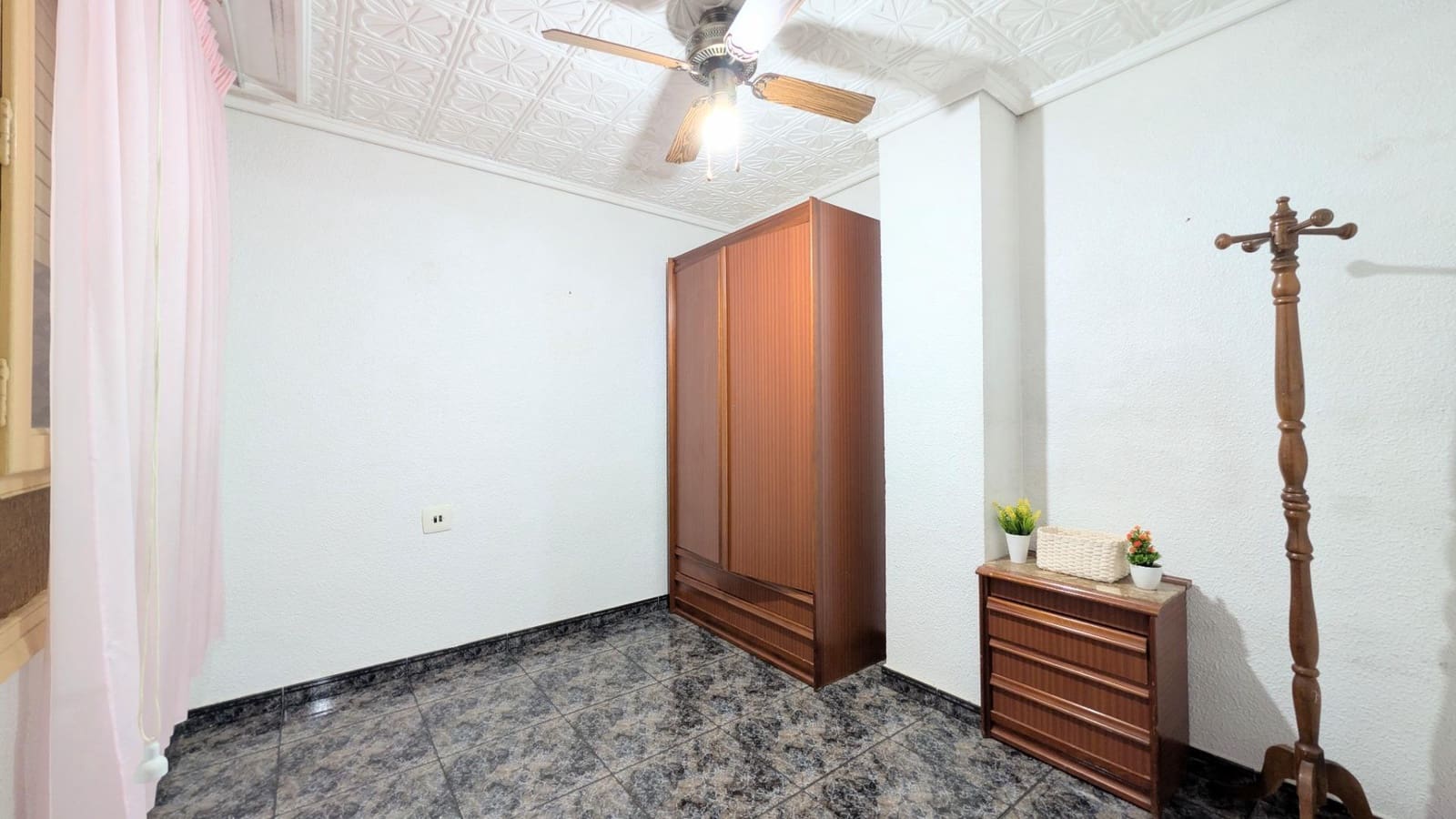 Piso de 3 habitaciones en Elche / Elx en venta - 165.000 € (Ref: 9811578)