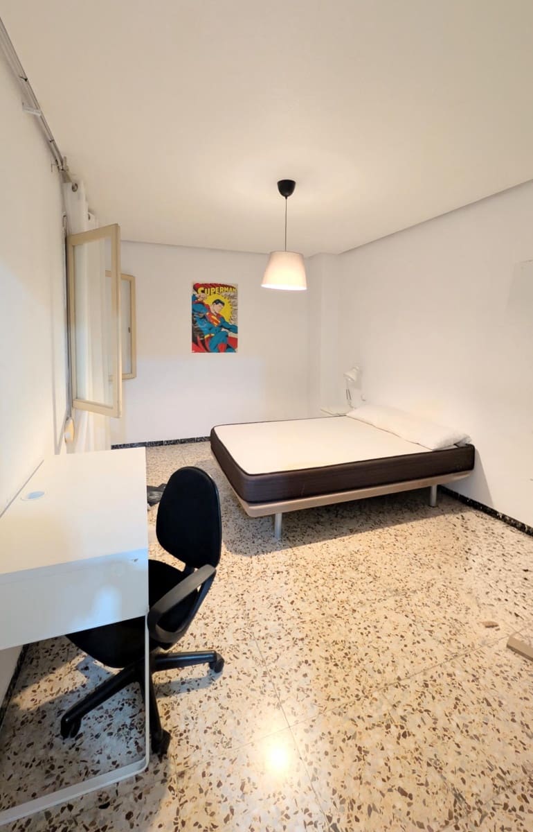 4 slaapkamer Flat te koop in Elche / Elx - € 185.000 (Ref: 9831359)