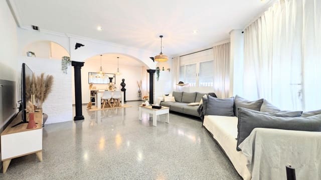 3 soveværelse Lejlighed til salg i Elche / Elx med garage - € 175.000 (Ref: 9831360)