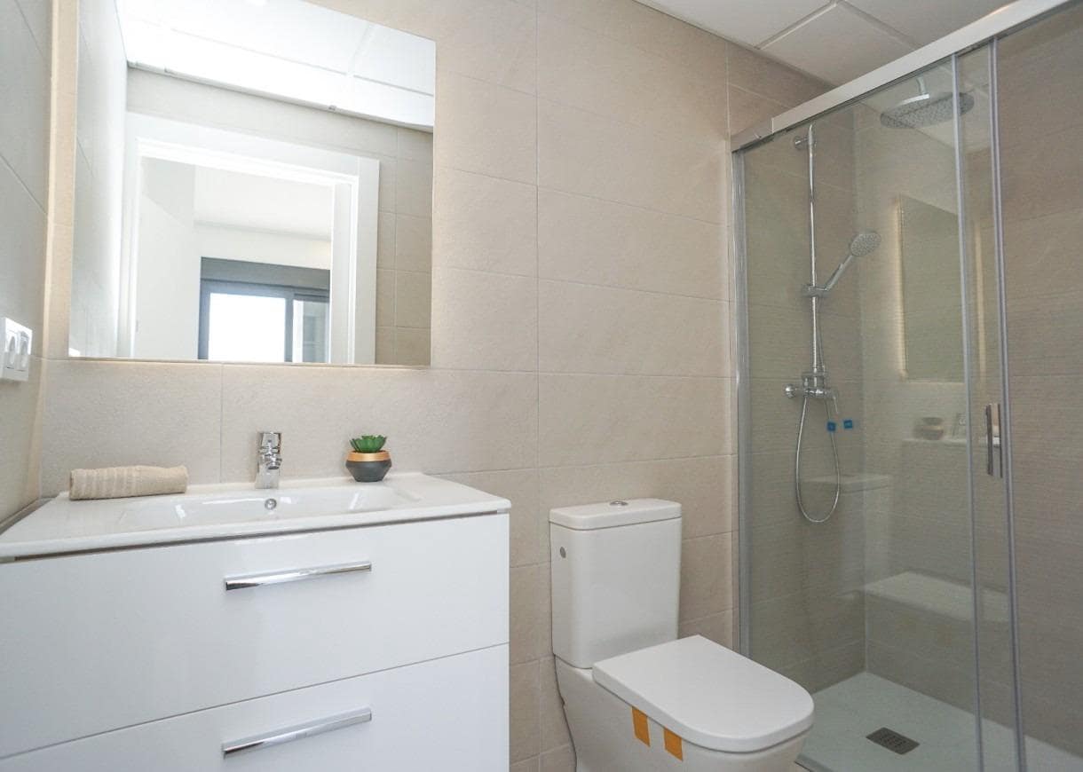 3 soverom Penthouse til salgs i Torrevieja med svømmebasseng - € 540 000 (Ref: 9851759)