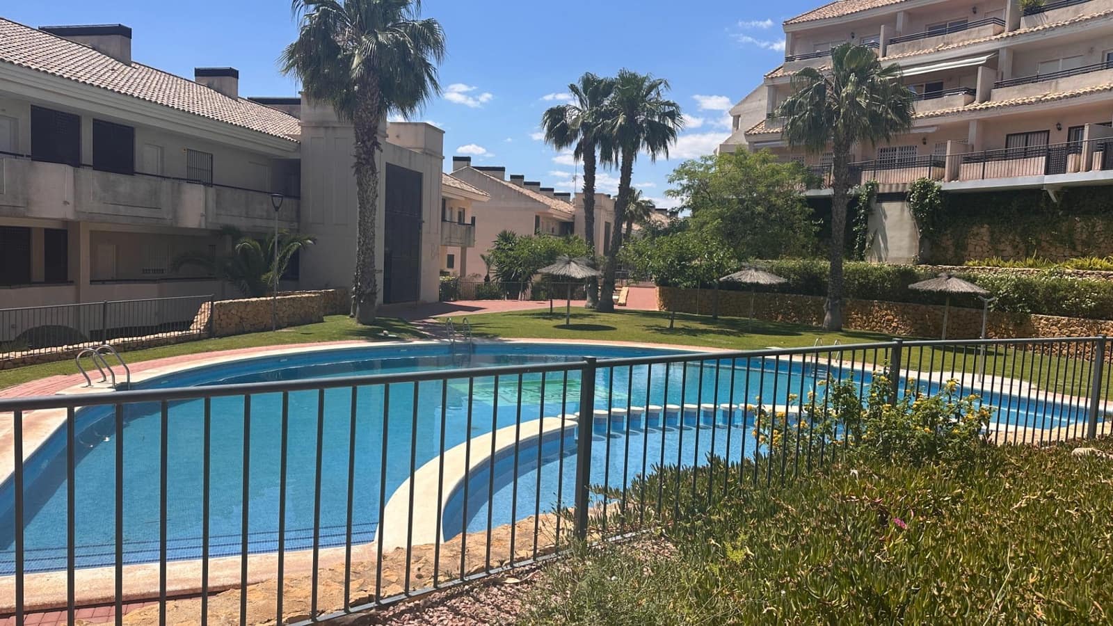 2 slaapkamer Flat te koop in Monforte del Cid met zwembad garage - € 219.999 (Ref: 9876429)