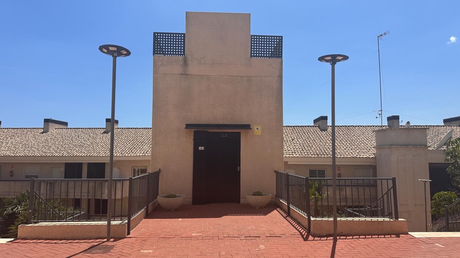 2 slaapkamer Flat te koop in Monforte del Cid met zwembad garage - € 219.999 (Ref: 9876429)
