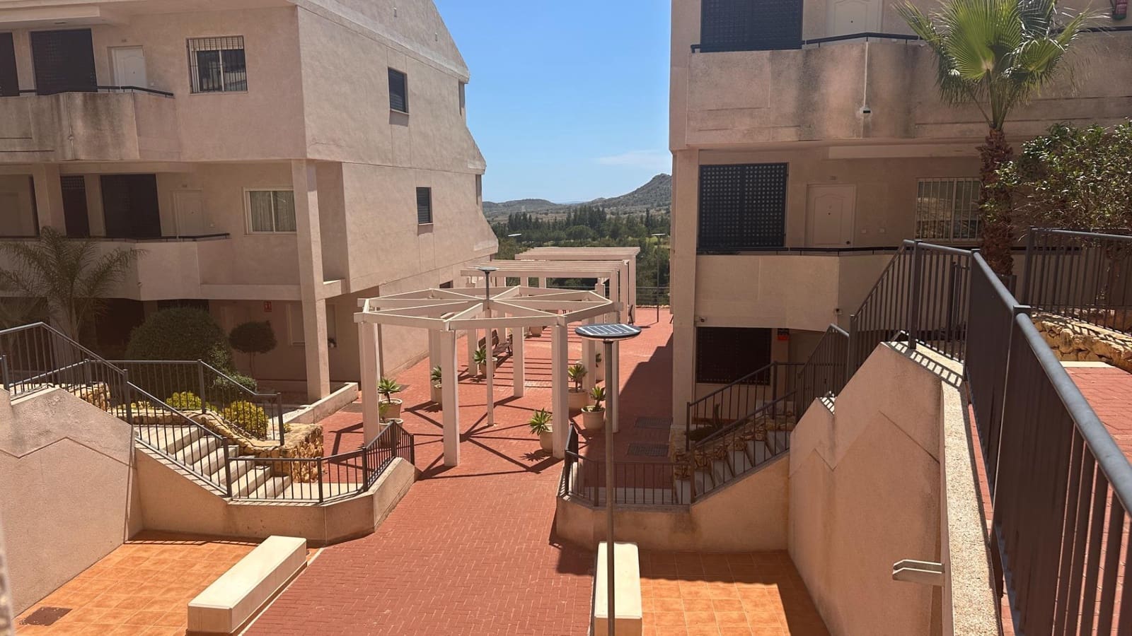 2 slaapkamer Flat te koop in Monforte del Cid met zwembad garage - € 219.999 (Ref: 9876429)