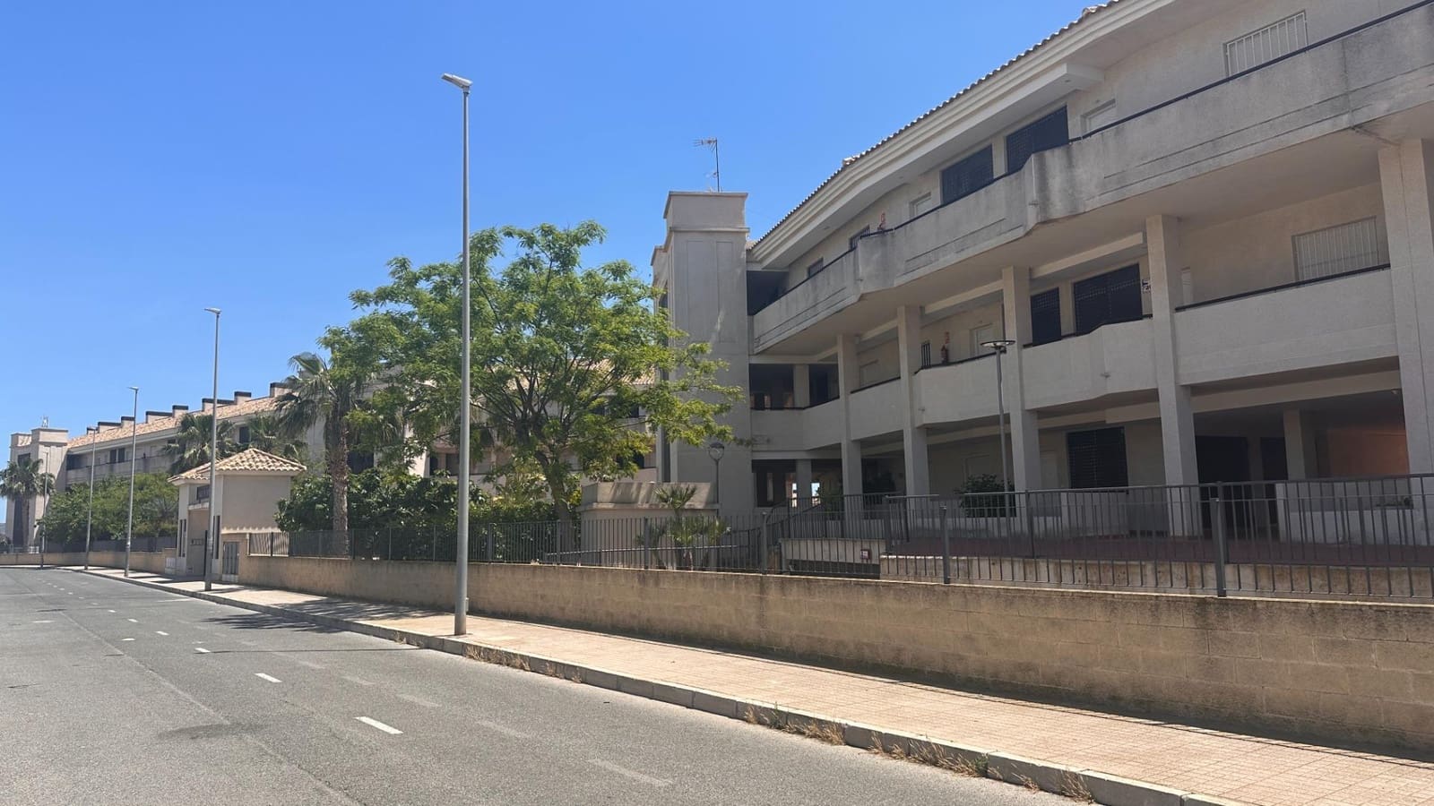 2 slaapkamer Flat te koop in Monforte del Cid met zwembad garage - € 219.999 (Ref: 9876429)