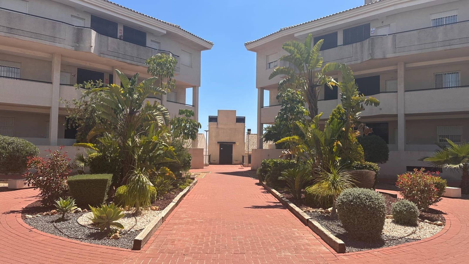 2 slaapkamer Flat te koop in Monforte del Cid met zwembad garage - € 219.999 (Ref: 9876429)