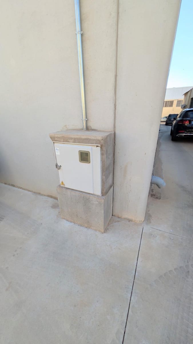 Business for sale in Crevillente / Crevillent with garage - € 546,000 (Ref: 9878854)
