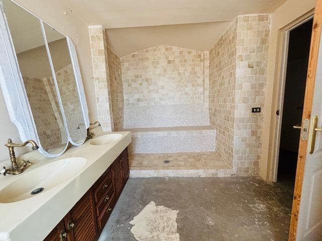 6 sypialnia Willa na sprzedaż w Miasto Alicante / Alacant z basenem - 640 000 € (Ref: 9878855)