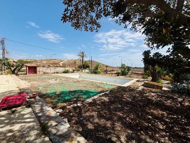 6 sypialnia Willa na sprzedaż w Miasto Alicante / Alacant z basenem - 640 000 € (Ref: 9878855)