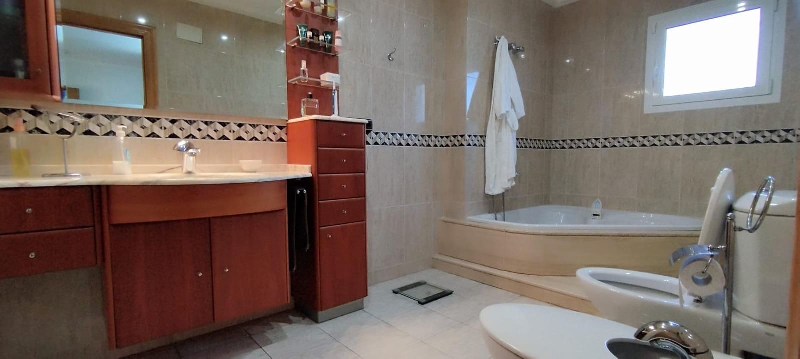 6 soverom Villa til salgs i Perleta med svømmebasseng garasje - € 950 000 (Ref: 9878857)