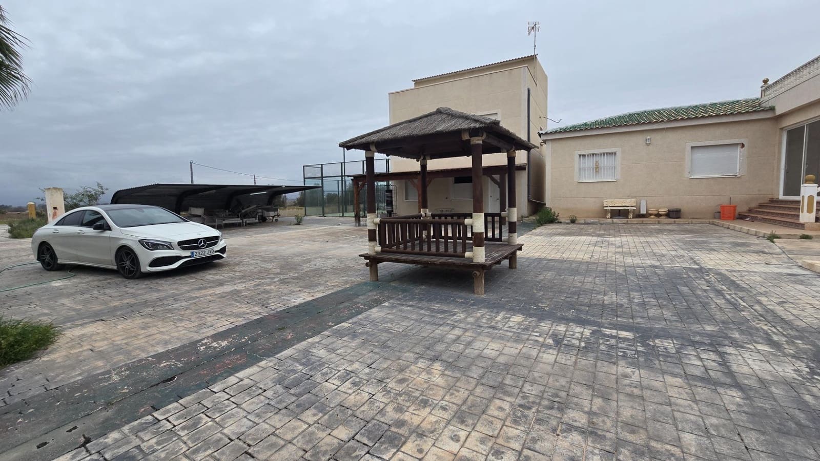 Chalet de 6 habitaciones en La Marina en venta con piscina - 430.000 € (Ref: 9878859)