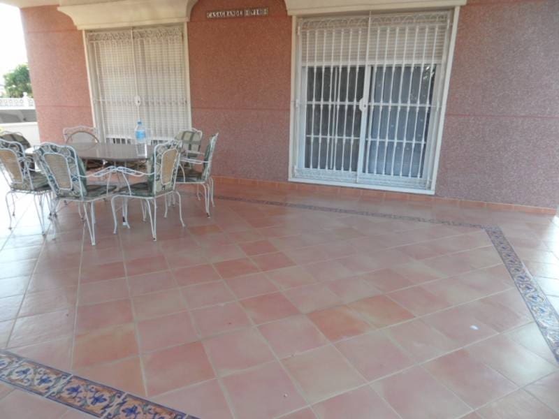 5 soveværelse Villa til salg i Elche / Elx med garage - € 700.000 (Ref: 9878860)