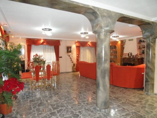 5 soveværelse Villa til salg i Elche / Elx med garage - € 700.000 (Ref: 9878860)