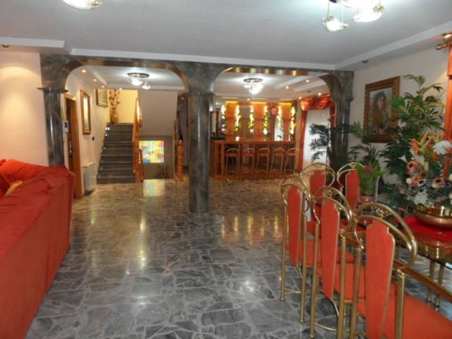 5 soveværelse Villa til salg i Elche / Elx med garage - € 700.000 (Ref: 9878860)