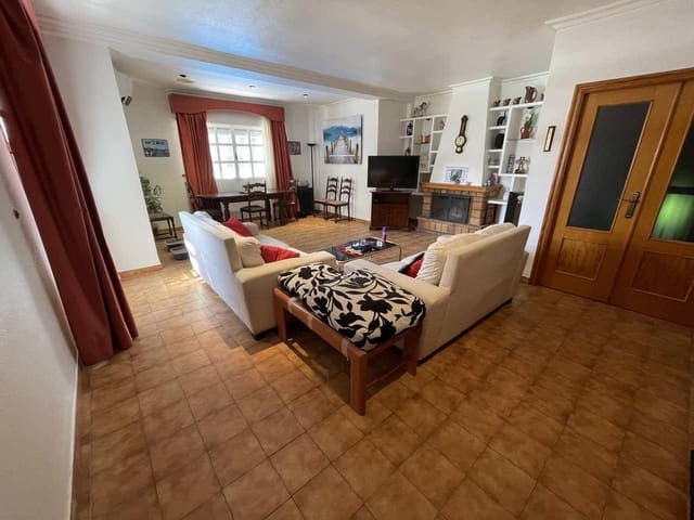 4 slaapkamer Villa te koop in Benferri met zwembad garage - € 288.000 (Ref: 9878862)